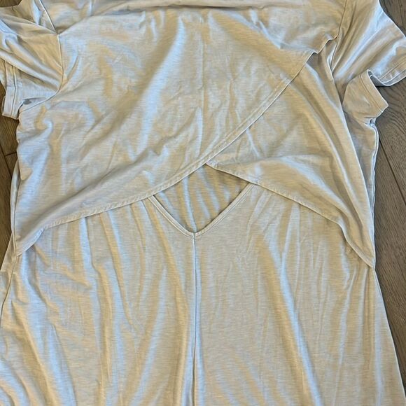 ((3 PIECE)) WOMENS WORKOUT TOP BUNDLE SIZE LARGE ADIDAS ATHLETA UNDER ARMOUR - Picture 5 of 5